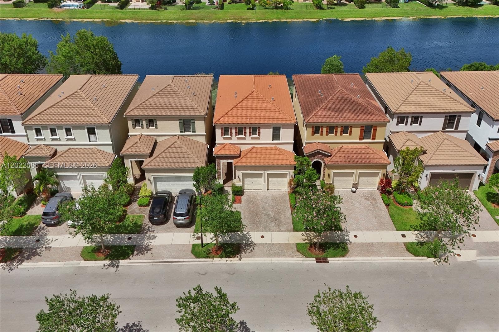 643 NE 191st Ter, Miami FL 33179 — 62