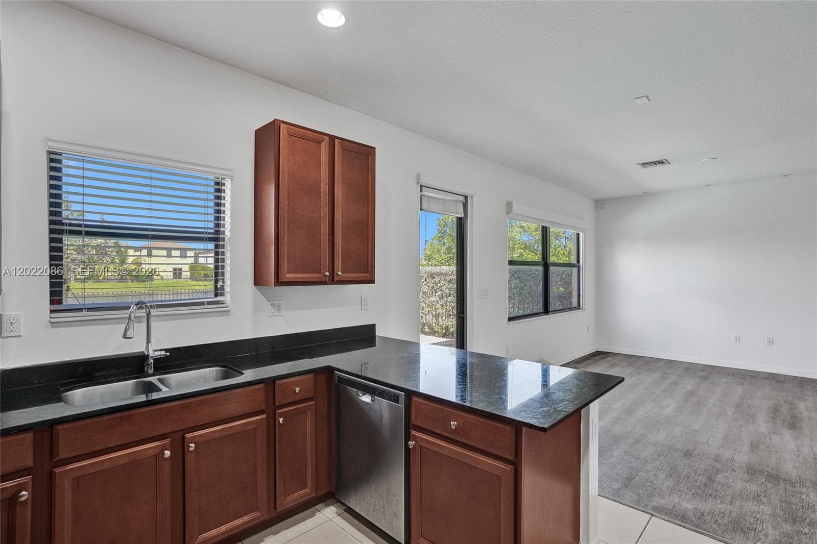 643 NE 191st Ter, Miami FL 33179 — 17