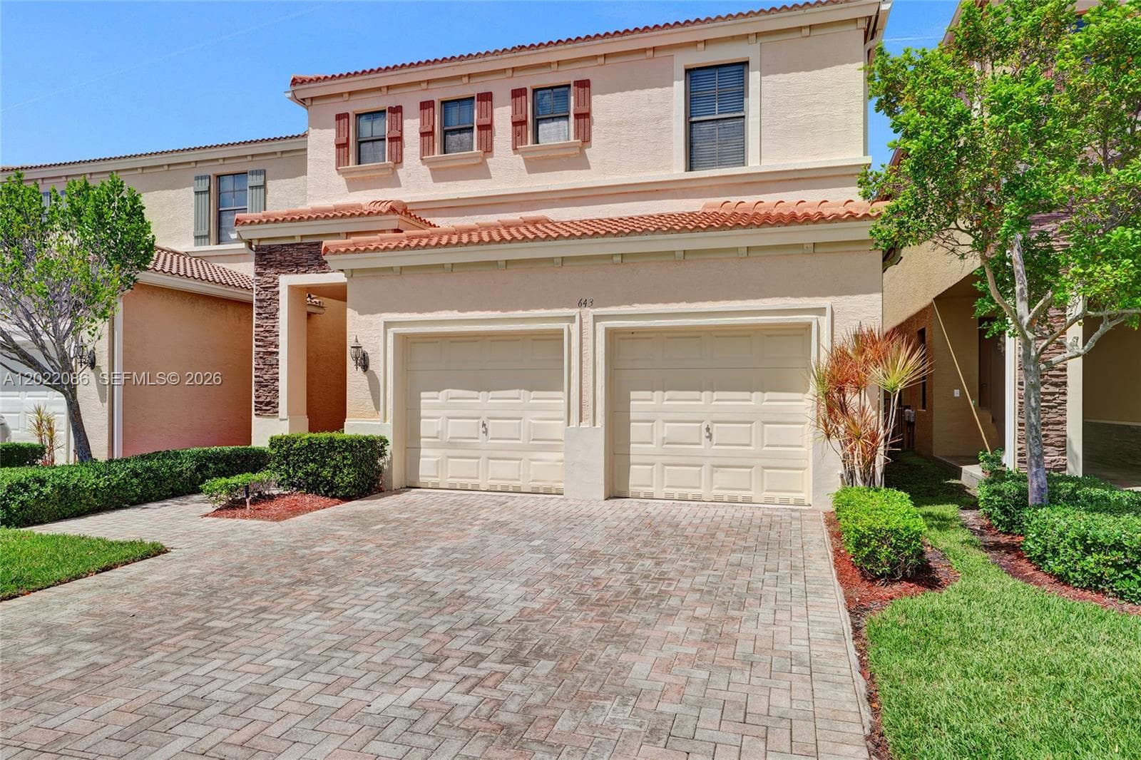 643 NE 191st Ter, Miami FL 33179 — 66