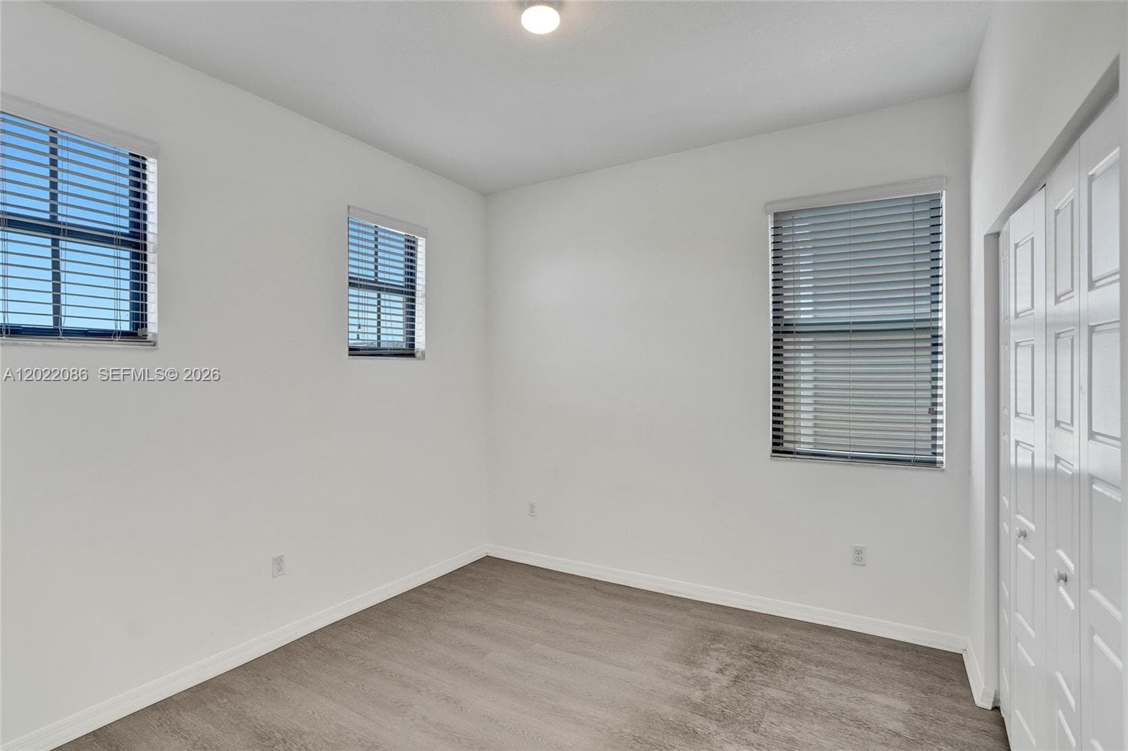 643 NE 191st Ter, Miami FL 33179 — 24
