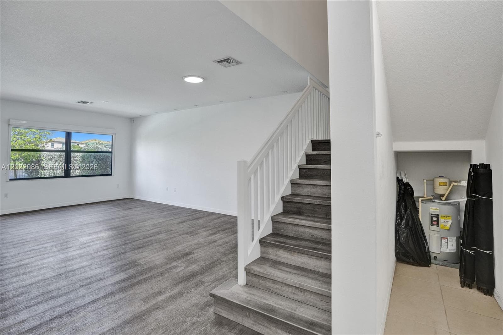 643 NE 191st Ter, Miami FL 33179 — 18
