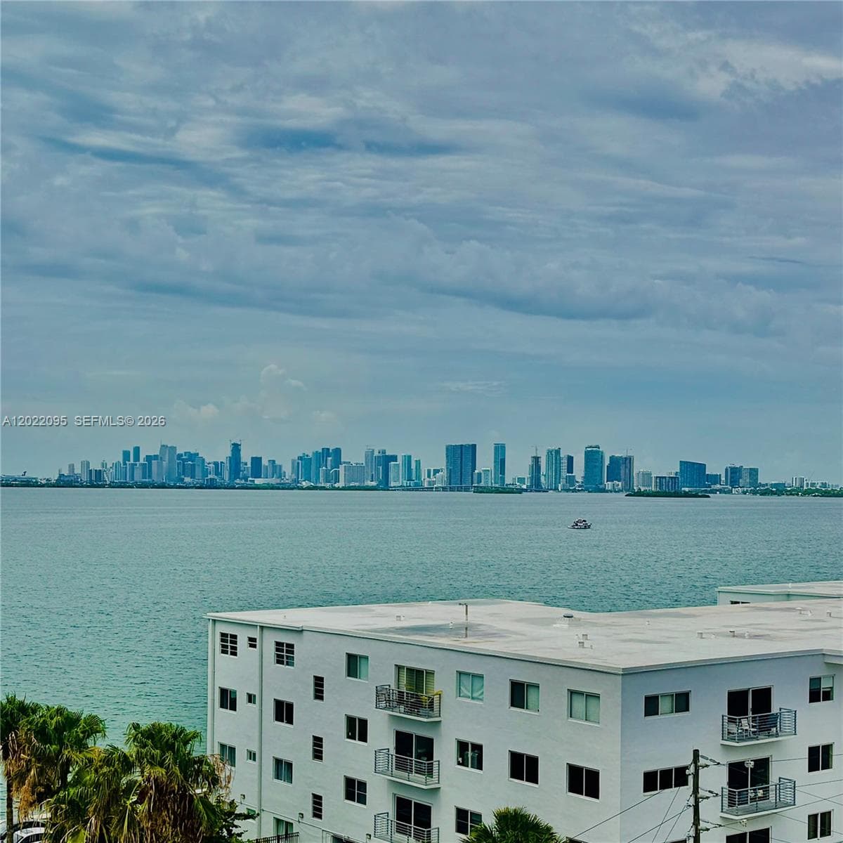 7501 E Treasure Dr # 7R, North Bay Village FL 33141 — 3