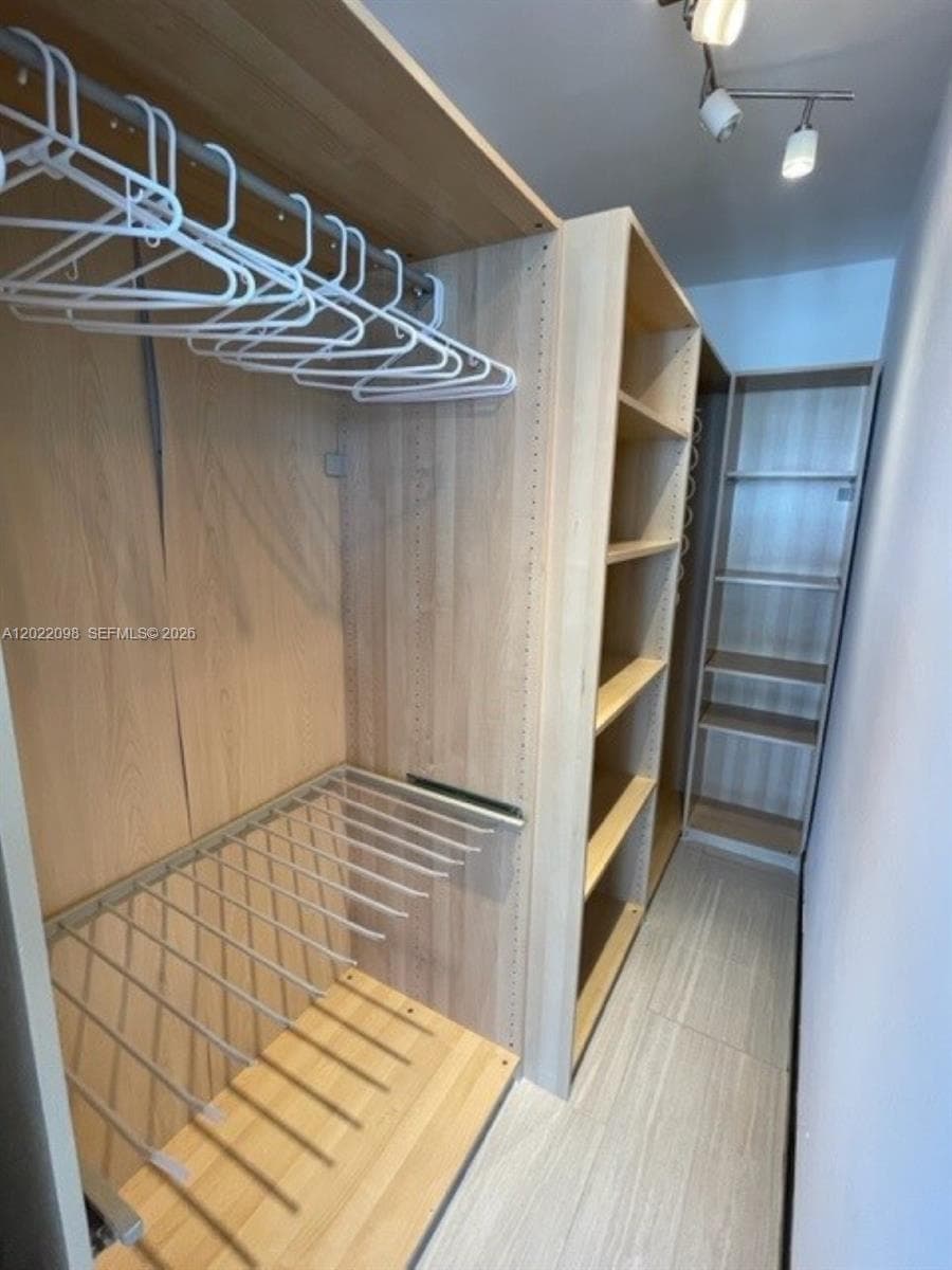 5313 Collins Ave # 1004, Miami Beach FL 33140 — 9