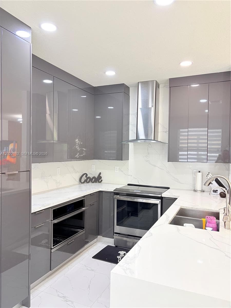 3409 W 92nd Pl, Hialeah FL 33018 — 15