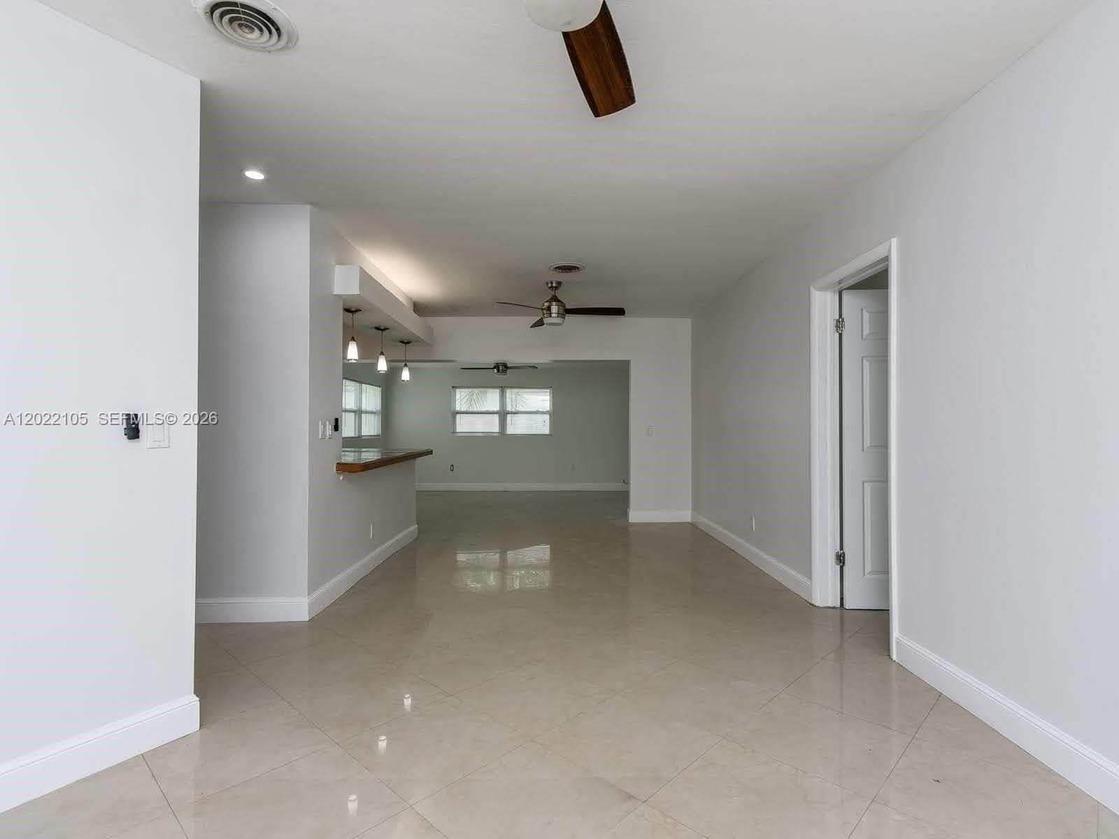 870 NE 182nd St, North Miami Beach FL 33162 — 23