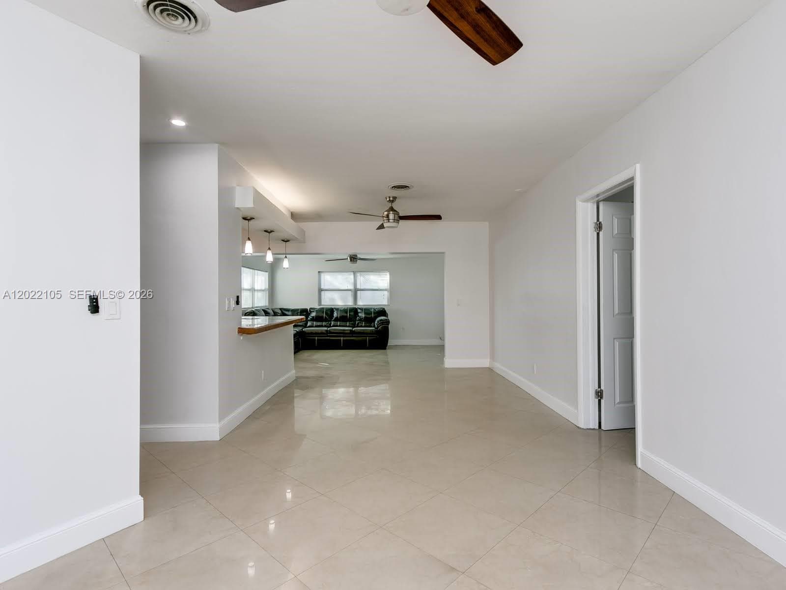 870 NE 182nd St, North Miami Beach FL 33162 — 17