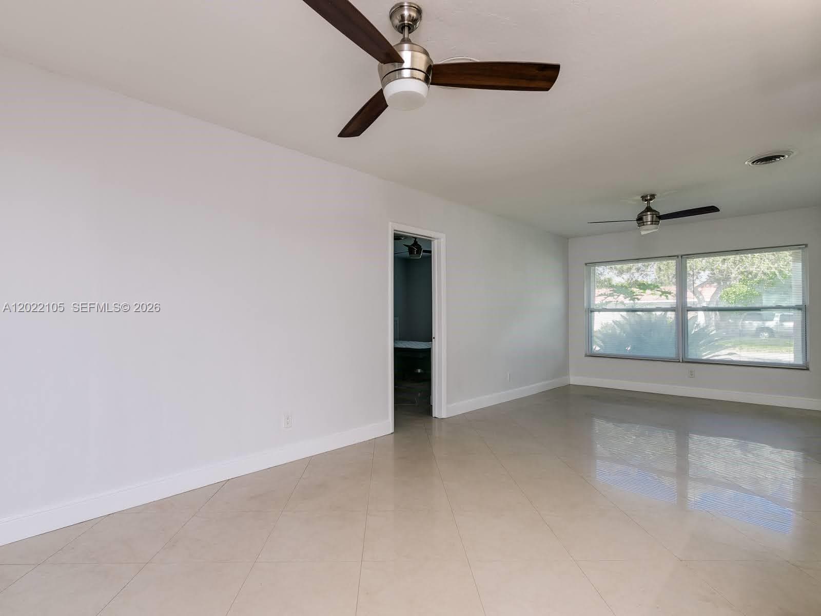 870 NE 182nd St, North Miami Beach FL 33162 — 16