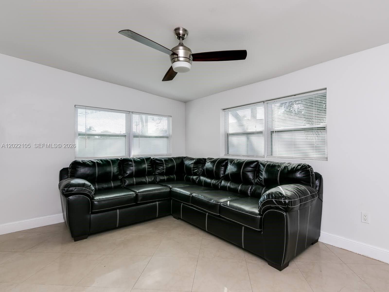 870 NE 182nd St, North Miami Beach FL 33162 — 22