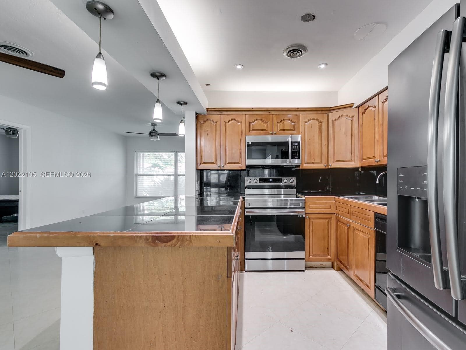 870 NE 182nd St, North Miami Beach FL 33162 — 7