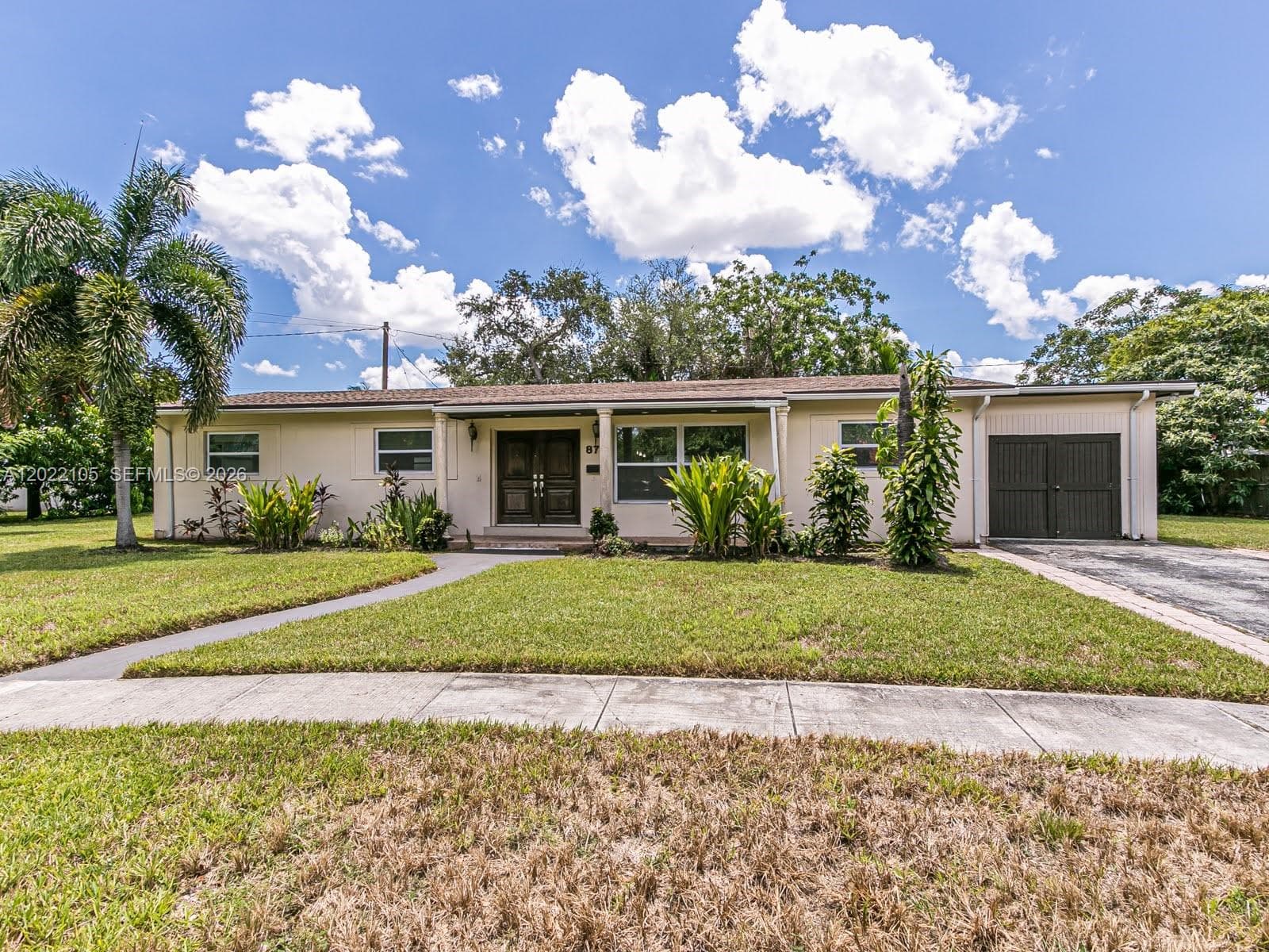 870 NE 182nd St, North Miami Beach FL 33162 — 1