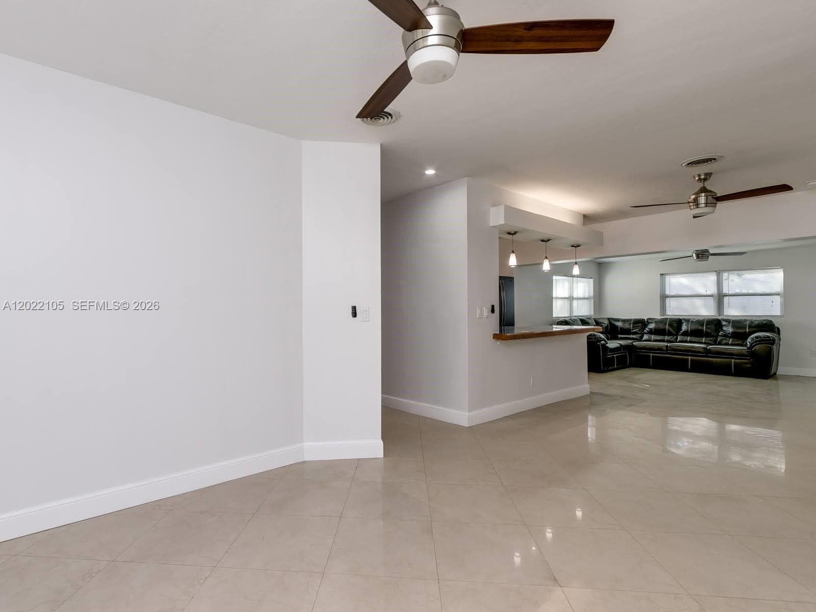 870 NE 182nd St, North Miami Beach FL 33162 — 14