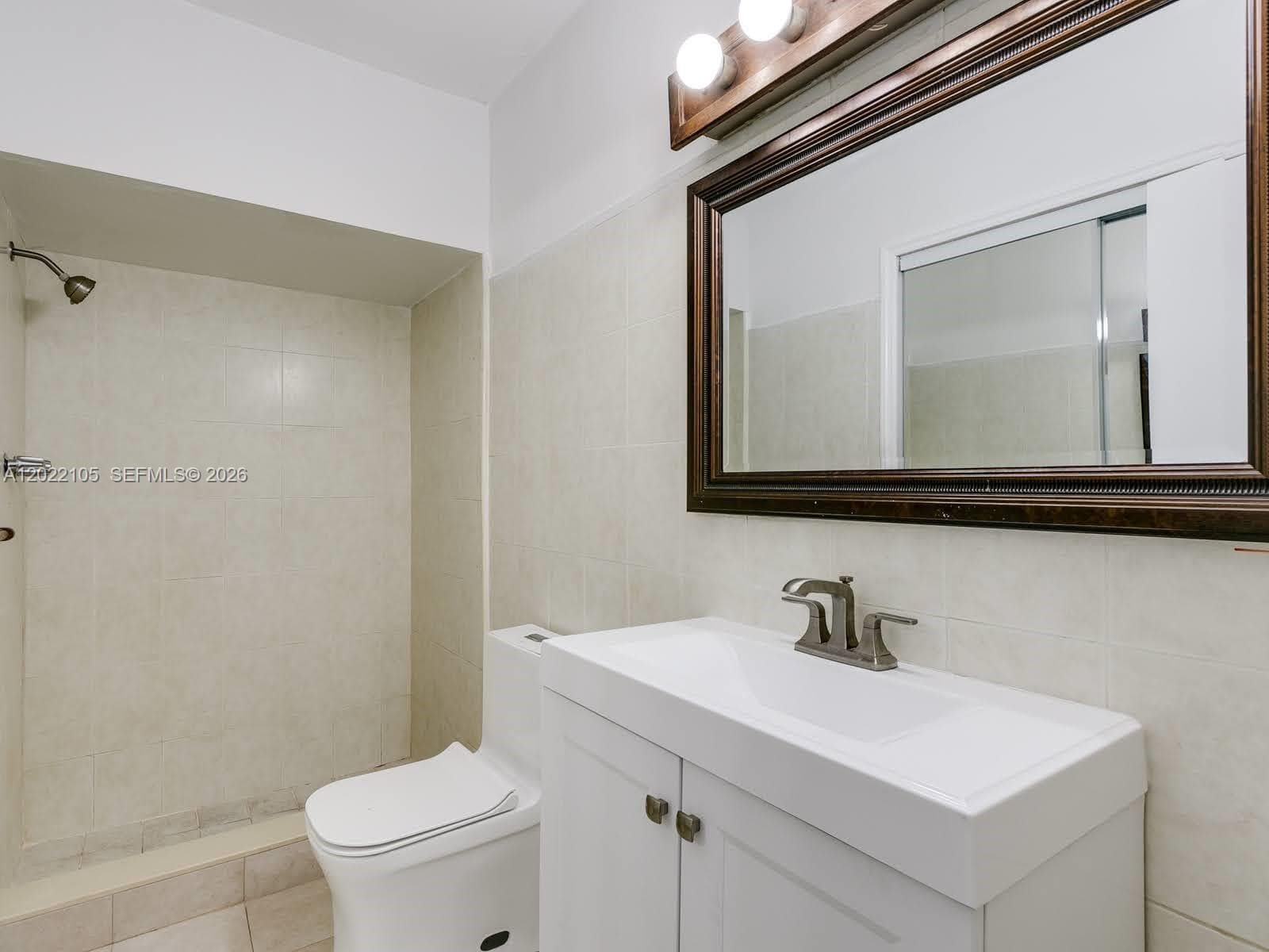 870 NE 182nd St, North Miami Beach FL 33162 — 41