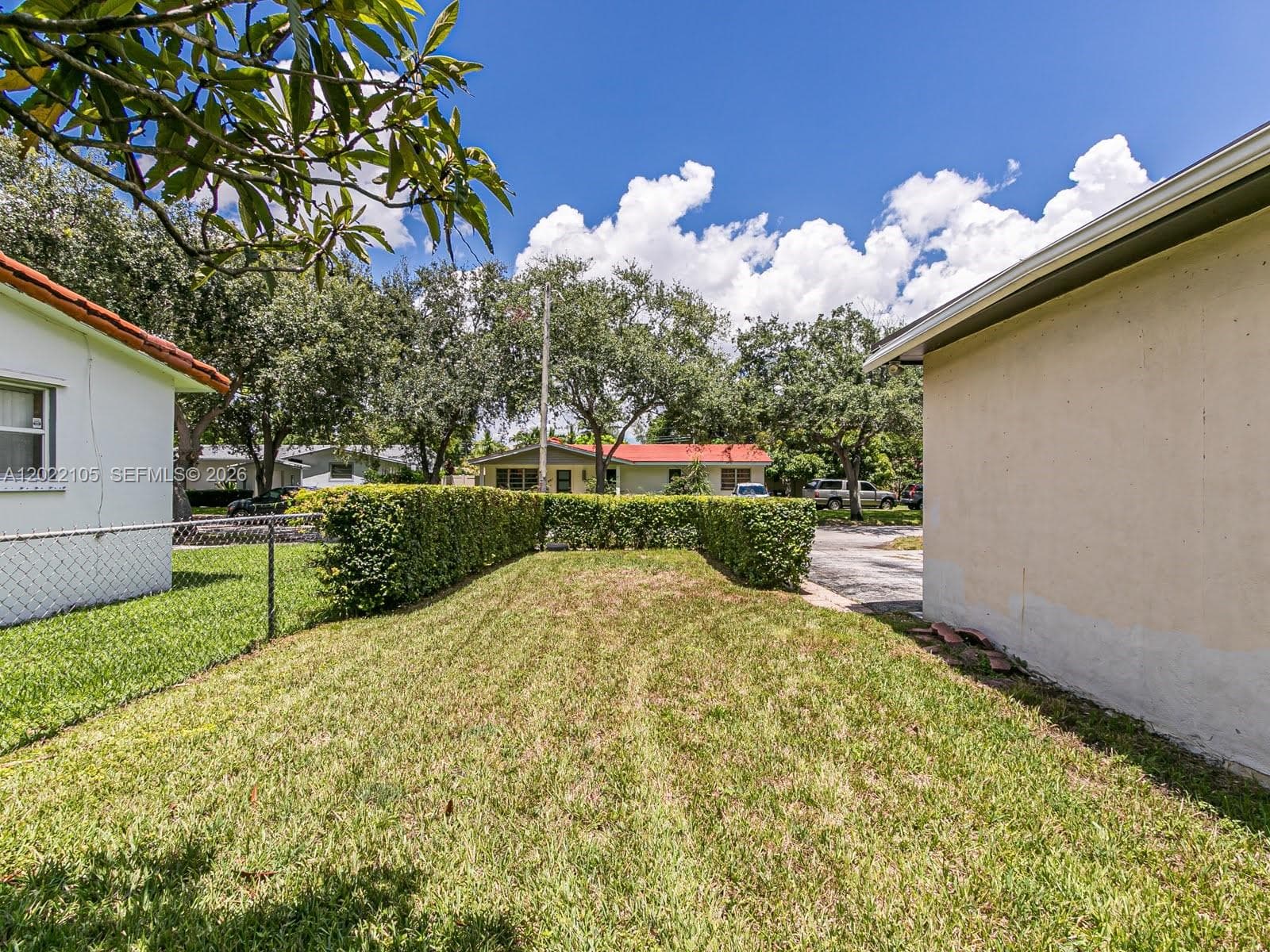 870 NE 182nd St, North Miami Beach FL 33162 — 50