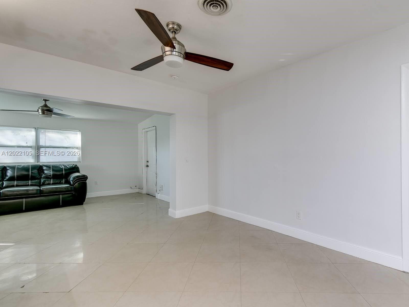 870 NE 182nd St, North Miami Beach FL 33162 — 15
