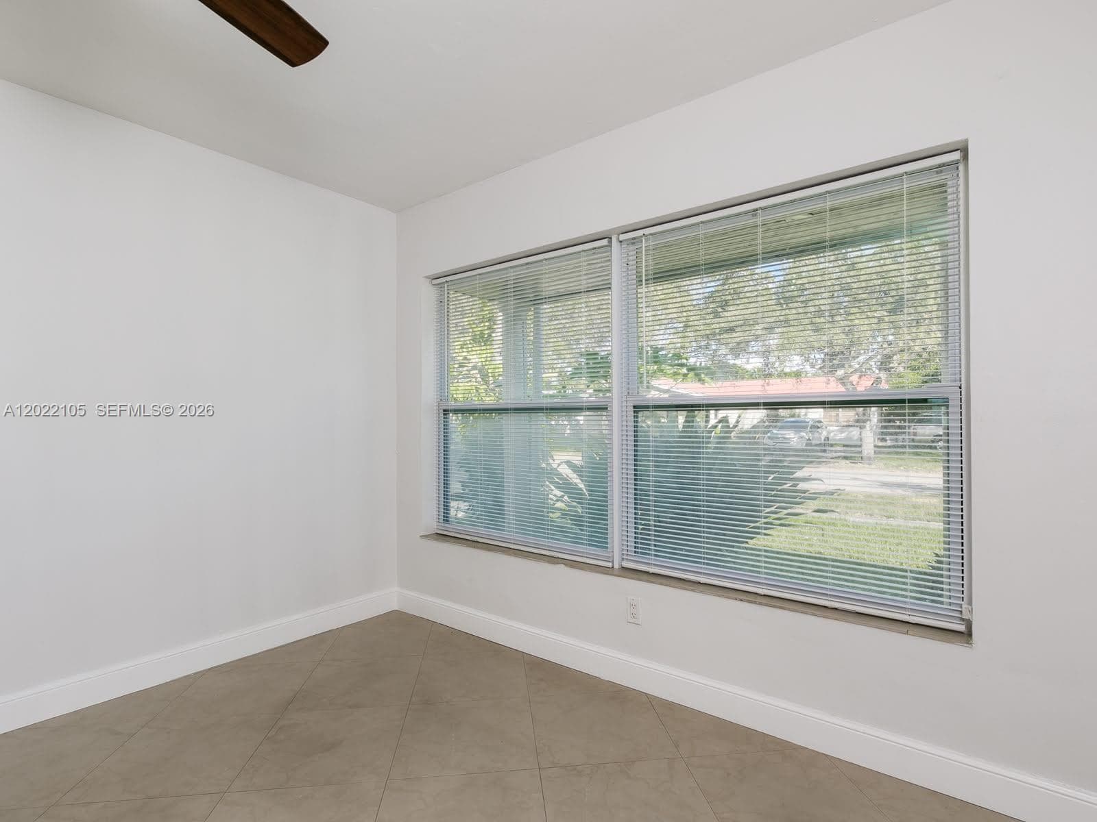 870 NE 182nd St, North Miami Beach FL 33162 — 19