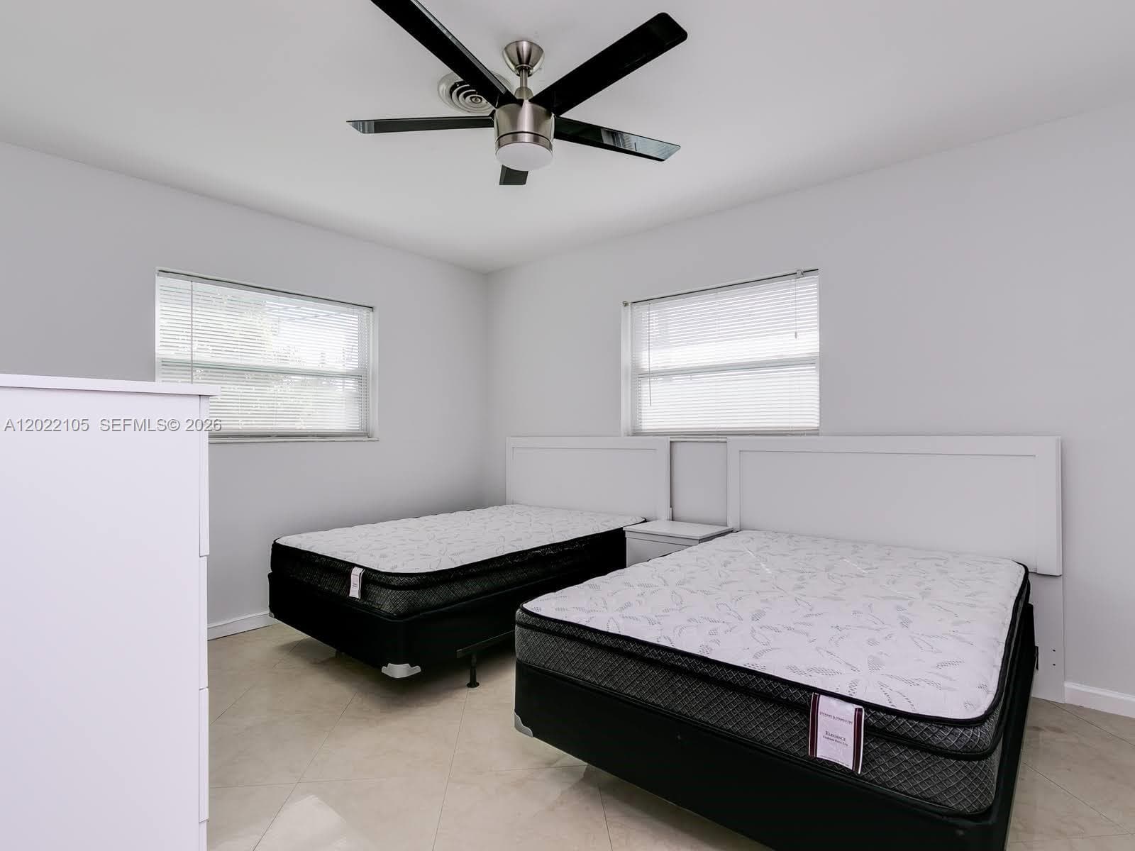 870 NE 182nd St, North Miami Beach FL 33162 — 31