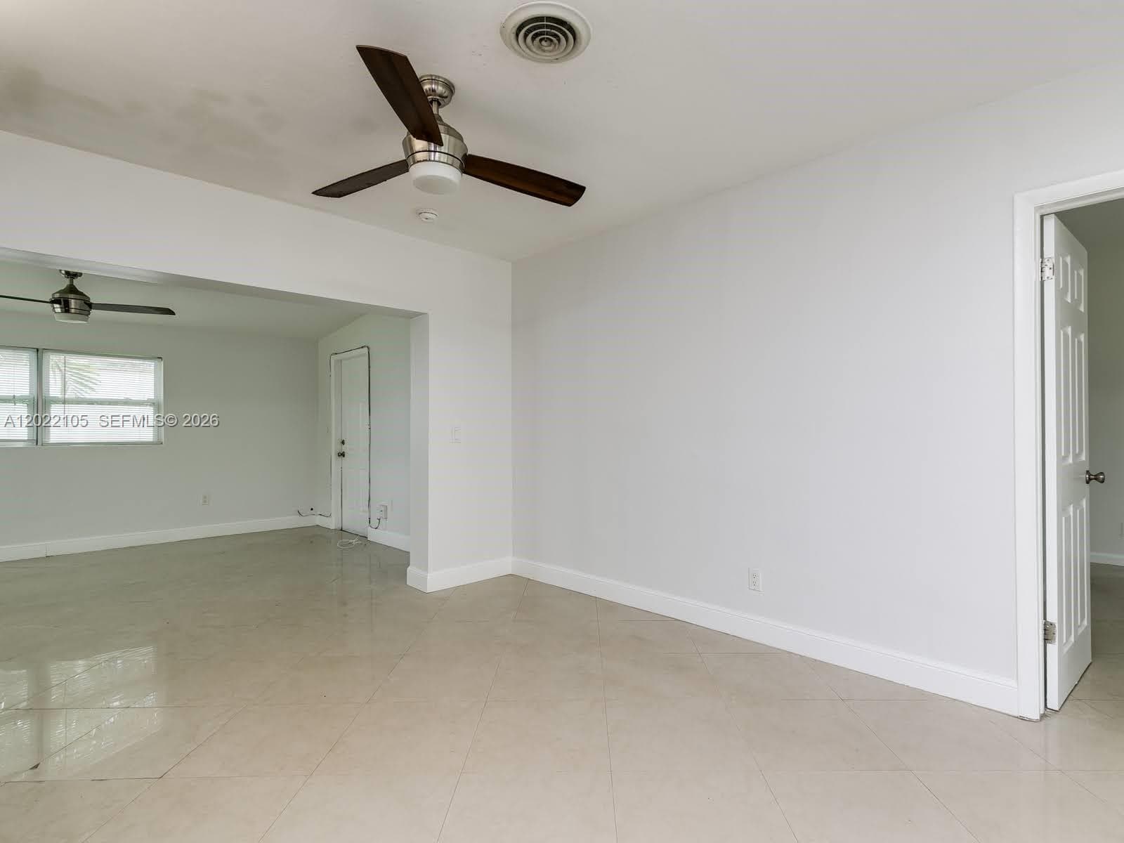 870 NE 182nd St, North Miami Beach FL 33162 — 25