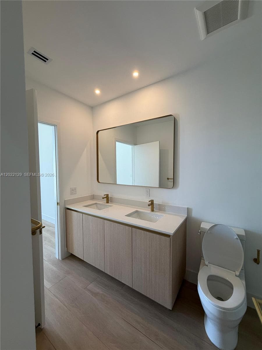 90 NE 32nd ST # 1110, Miami FL 33145 — 3