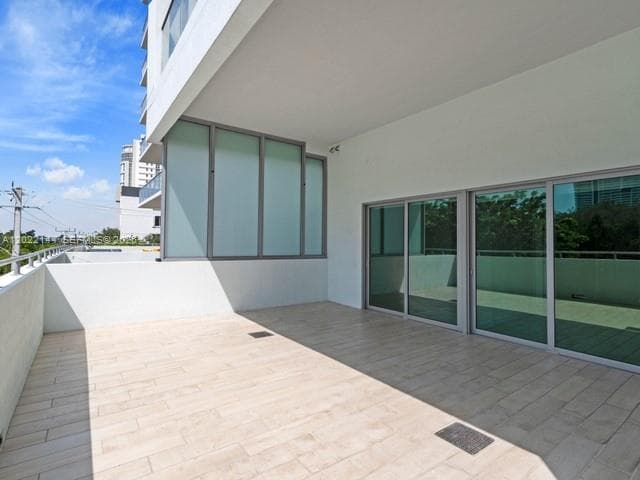 1600 SW 1 Ave # 305, Miami FL 33129 — 12