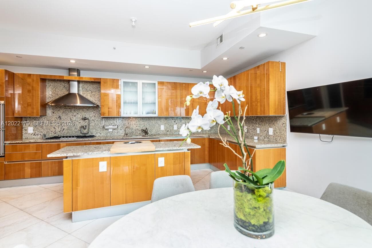 16051 Collins Ave # 404, Sunny Isles Beach FL 33160 — 32