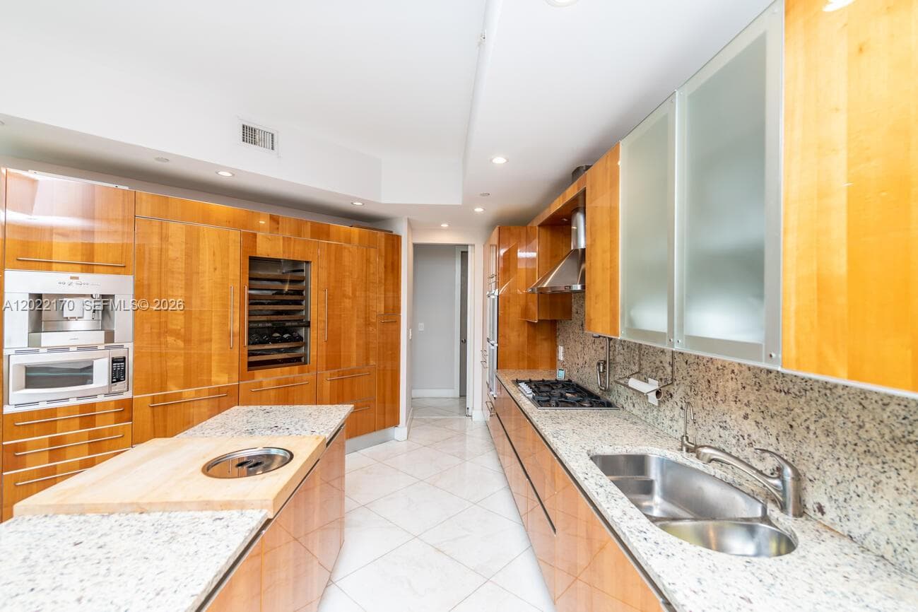 16051 Collins Ave # 404, Sunny Isles Beach FL 33160 — 30