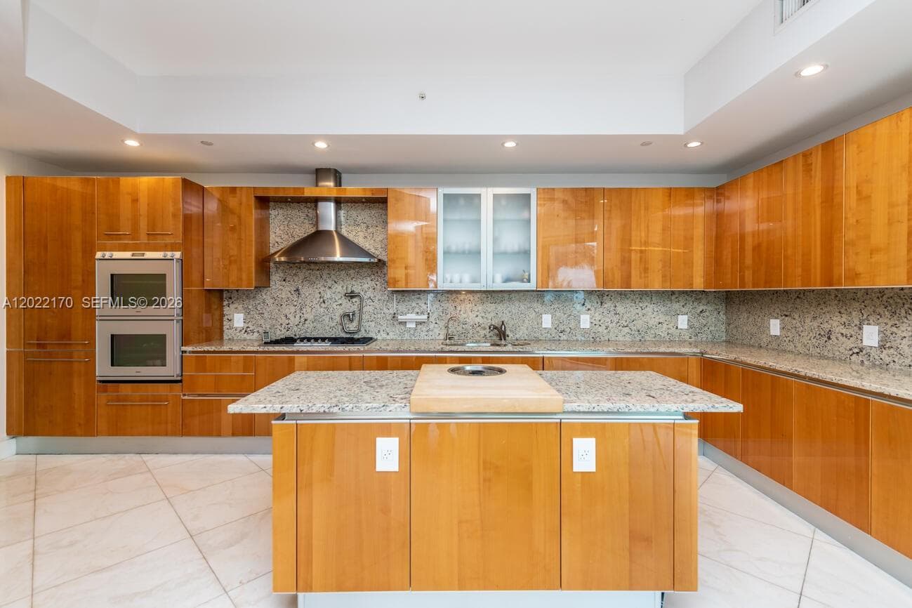 16051 Collins Ave # 404, Sunny Isles Beach FL 33160 — 33