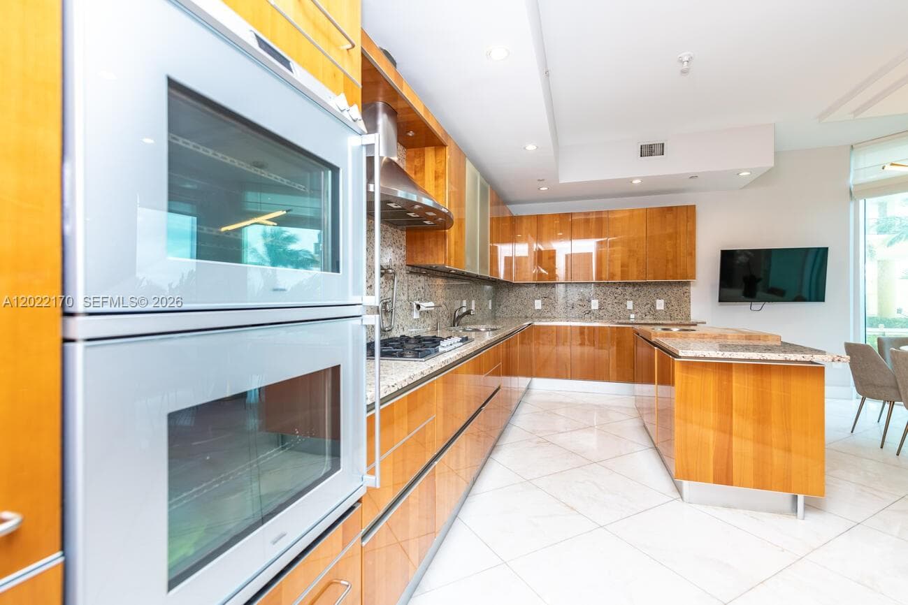 16051 Collins Ave # 404, Sunny Isles Beach FL 33160 — 35
