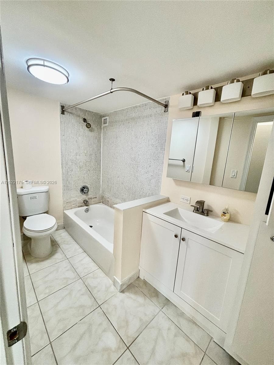 17011 N Bay Rd # 1018, Sunny Isles Beach FL 33160 — 16