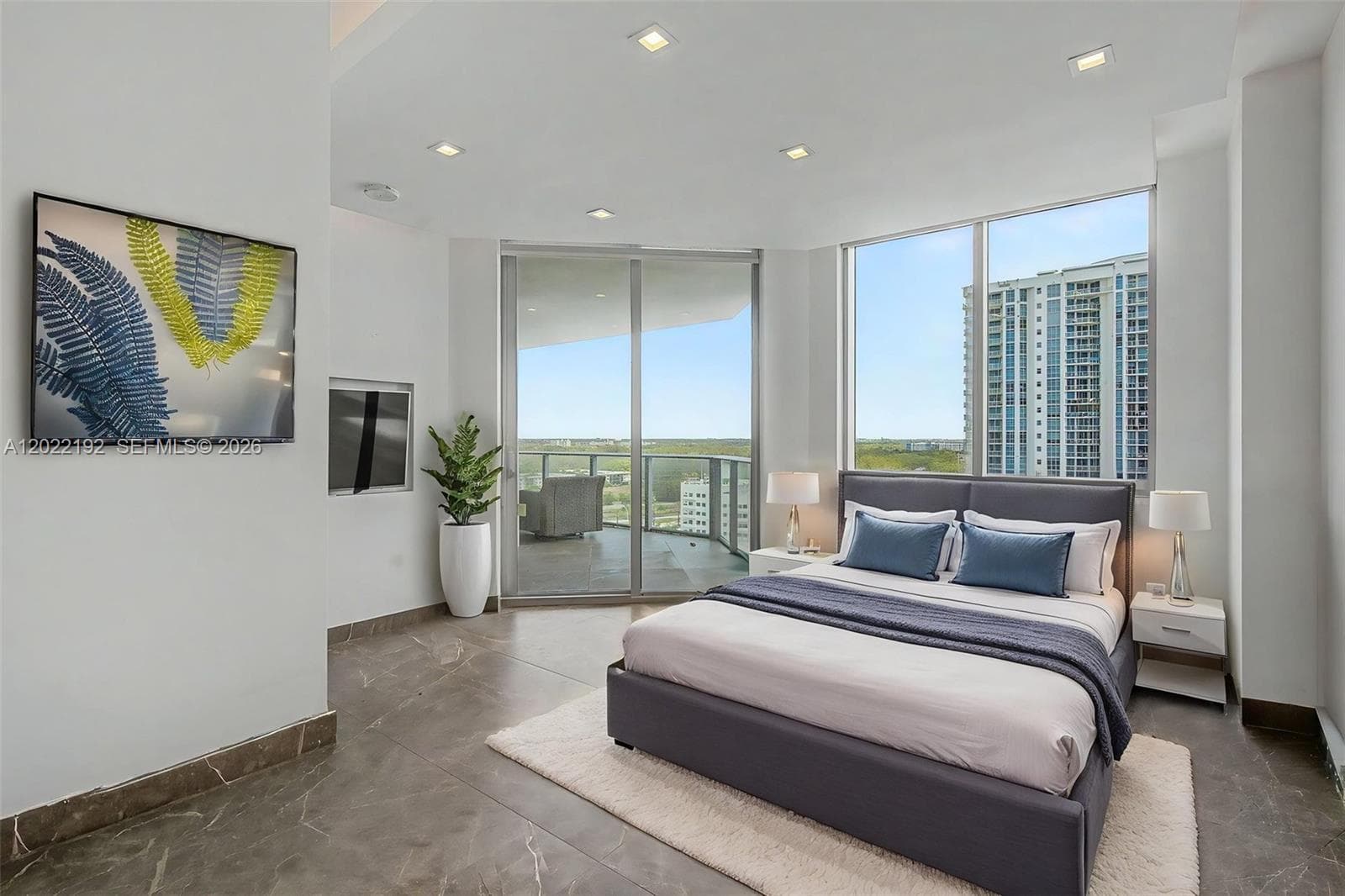 17111 Biscayne Blvd, North Miami Beach FL 33160 — 32