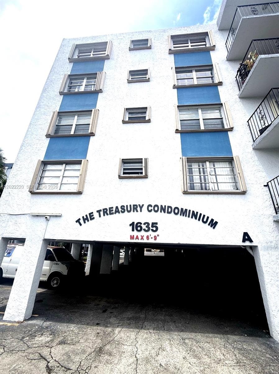 1635 W 44th Pl # 311, Hialeah FL 33012 — 27