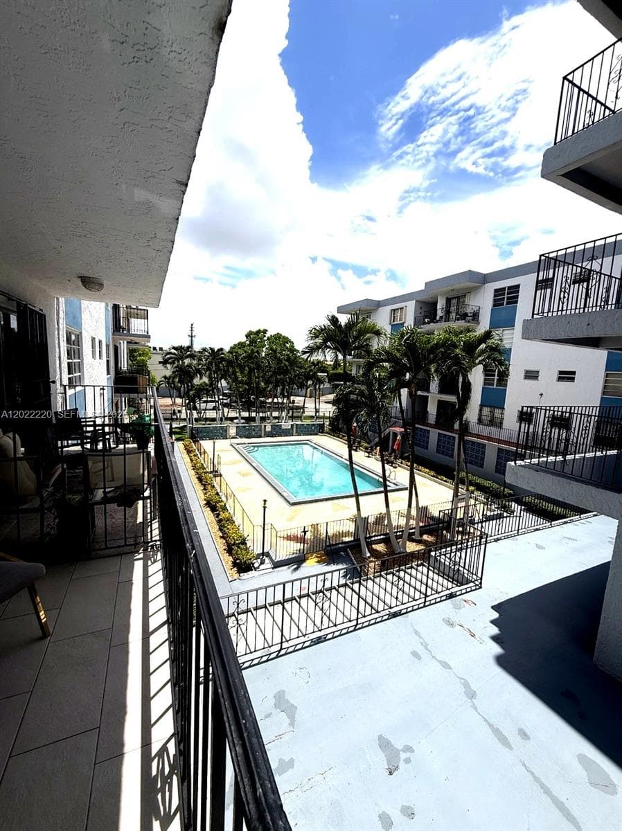 1635 W 44th Pl # 311, Hialeah FL 33012 — 16