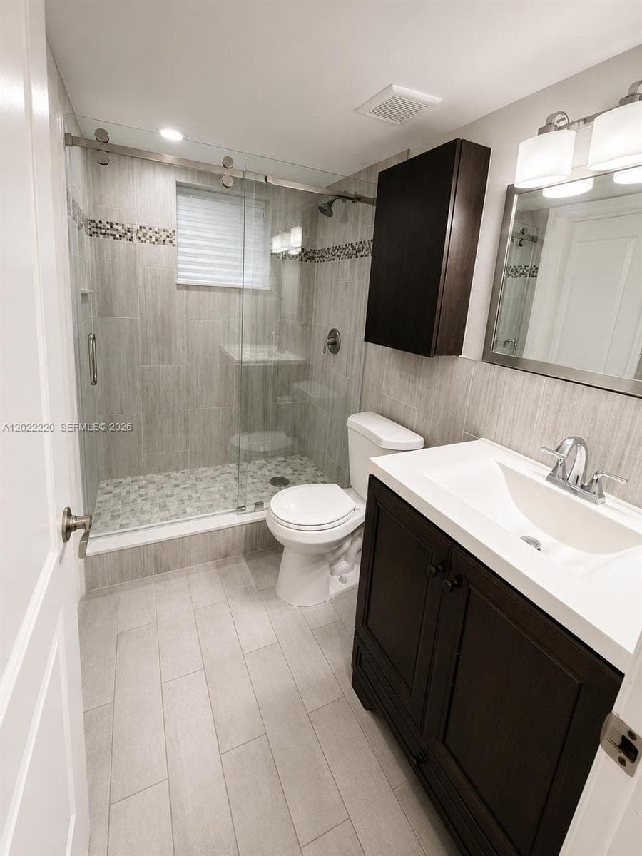1635 W 44th Pl # 311, Hialeah FL 33012 — 12