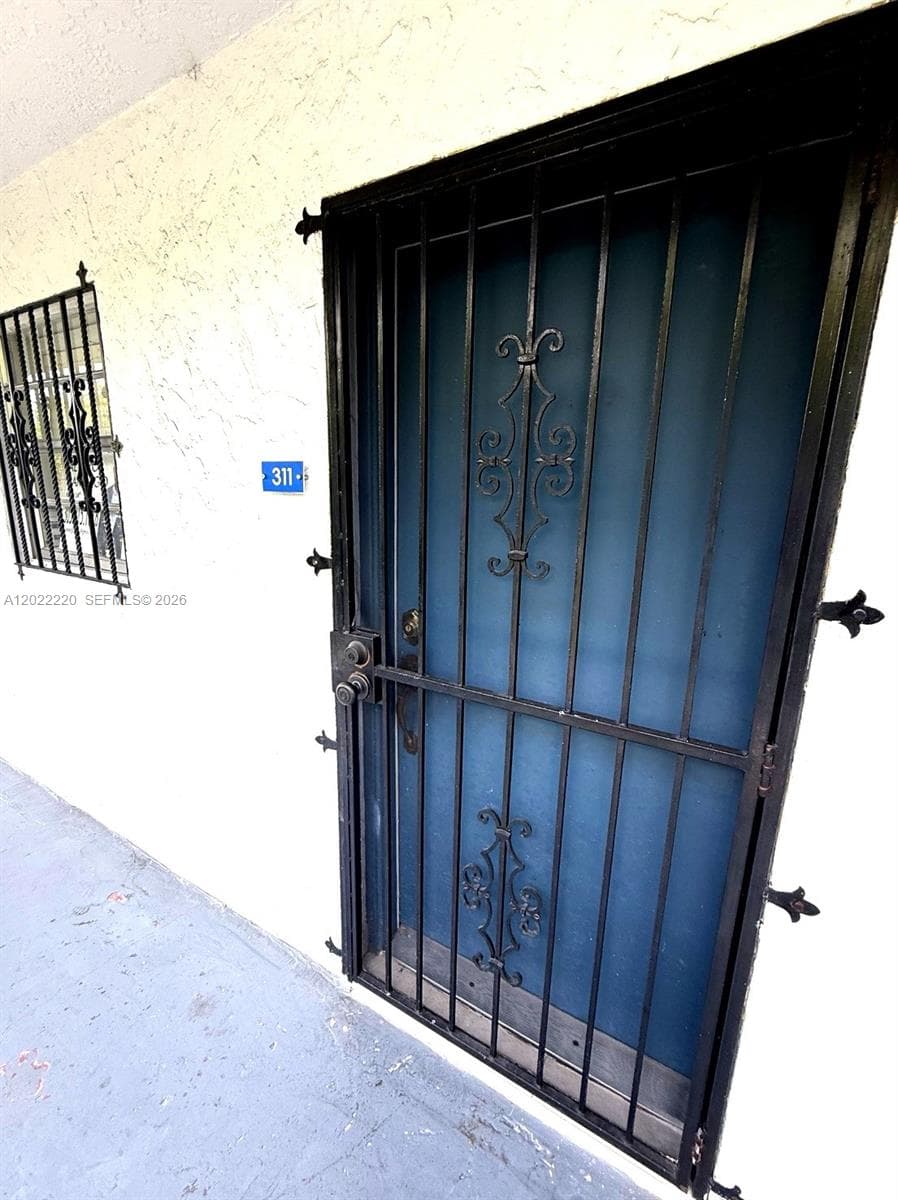 1635 W 44th Pl # 311, Hialeah FL 33012 — 24