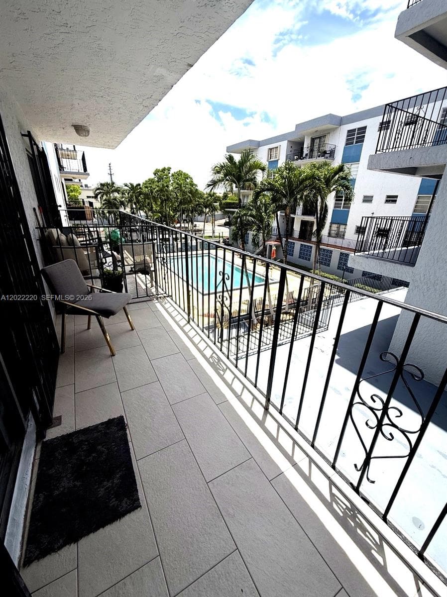 1635 W 44th Pl # 311, Hialeah FL 33012 — 15