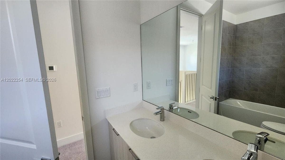 8119 NW 42nd St # 8119, Doral FL 33166 — 16
