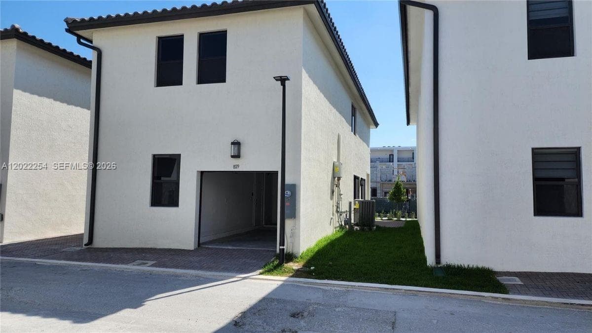 8119 NW 42nd St # 8119, Doral FL 33166 — 3
