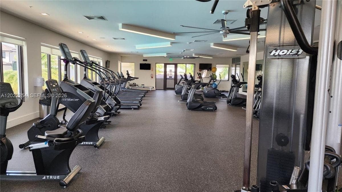 8119 NW 42nd St # 8119, Doral FL 33166 — 40