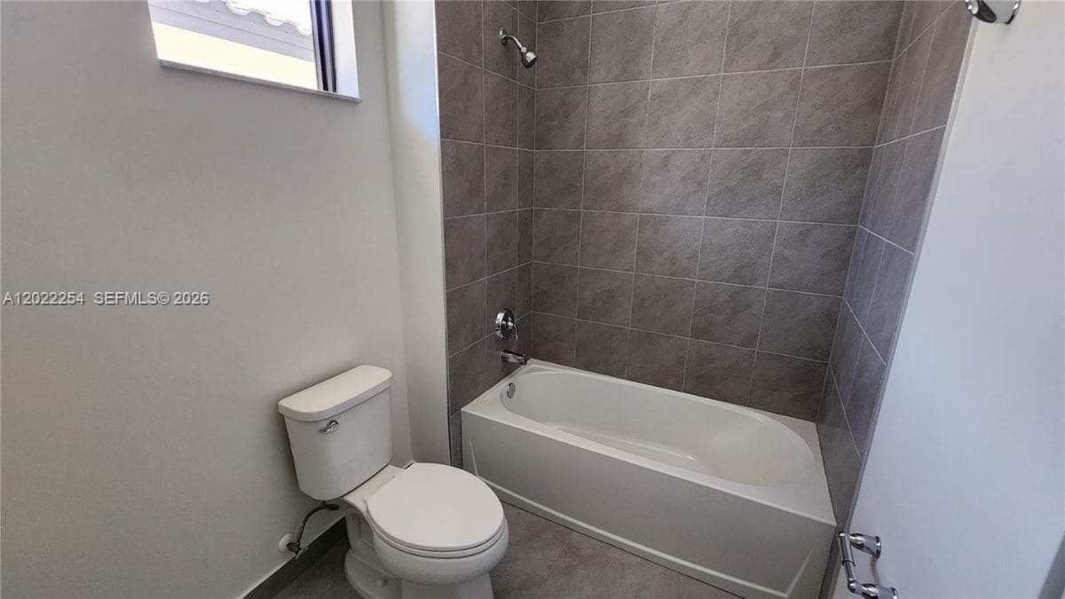 8119 NW 42nd St # 8119, Doral FL 33166 — 25