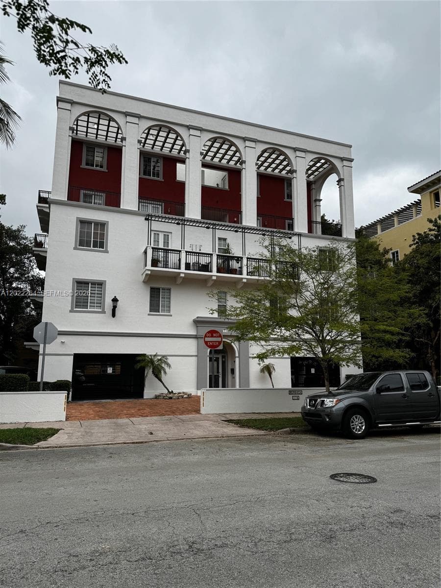 115 Mendoza Ave # 201, Coral Gables FL 33134 — 1