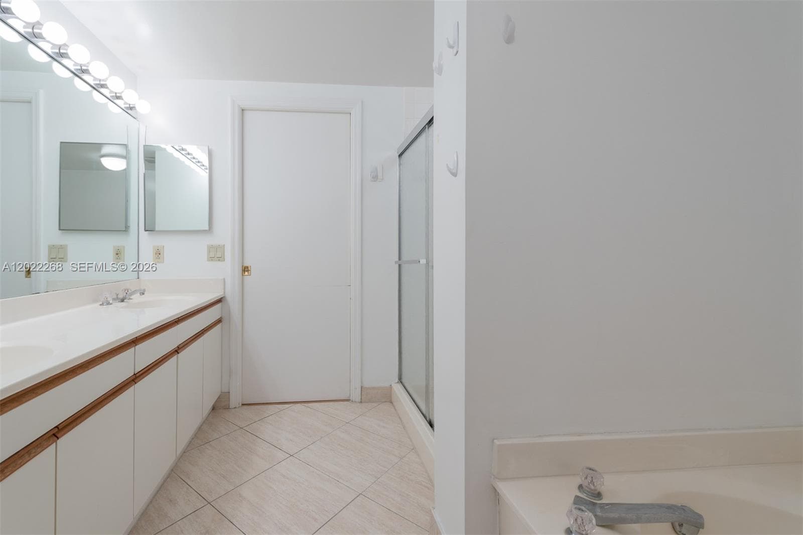 3610 Yacht Club Dr # 511, Aventura FL 33180 — 25