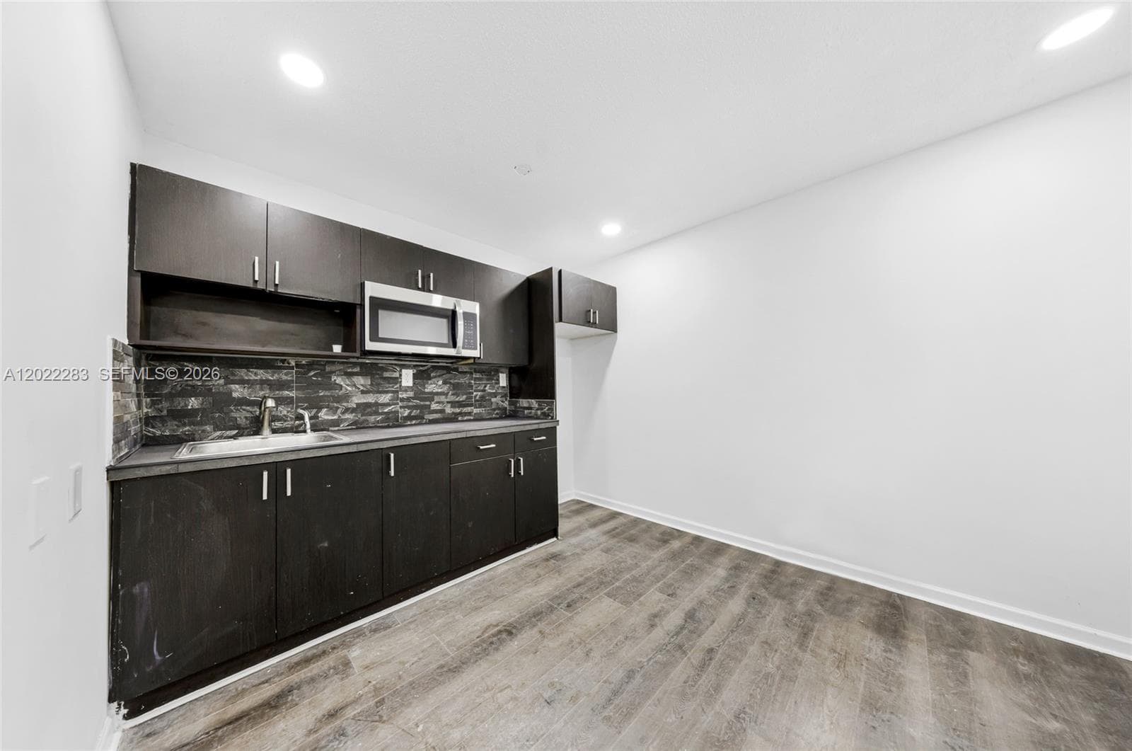 7550 W 2nd Ct, Hialeah FL 33014 — 20