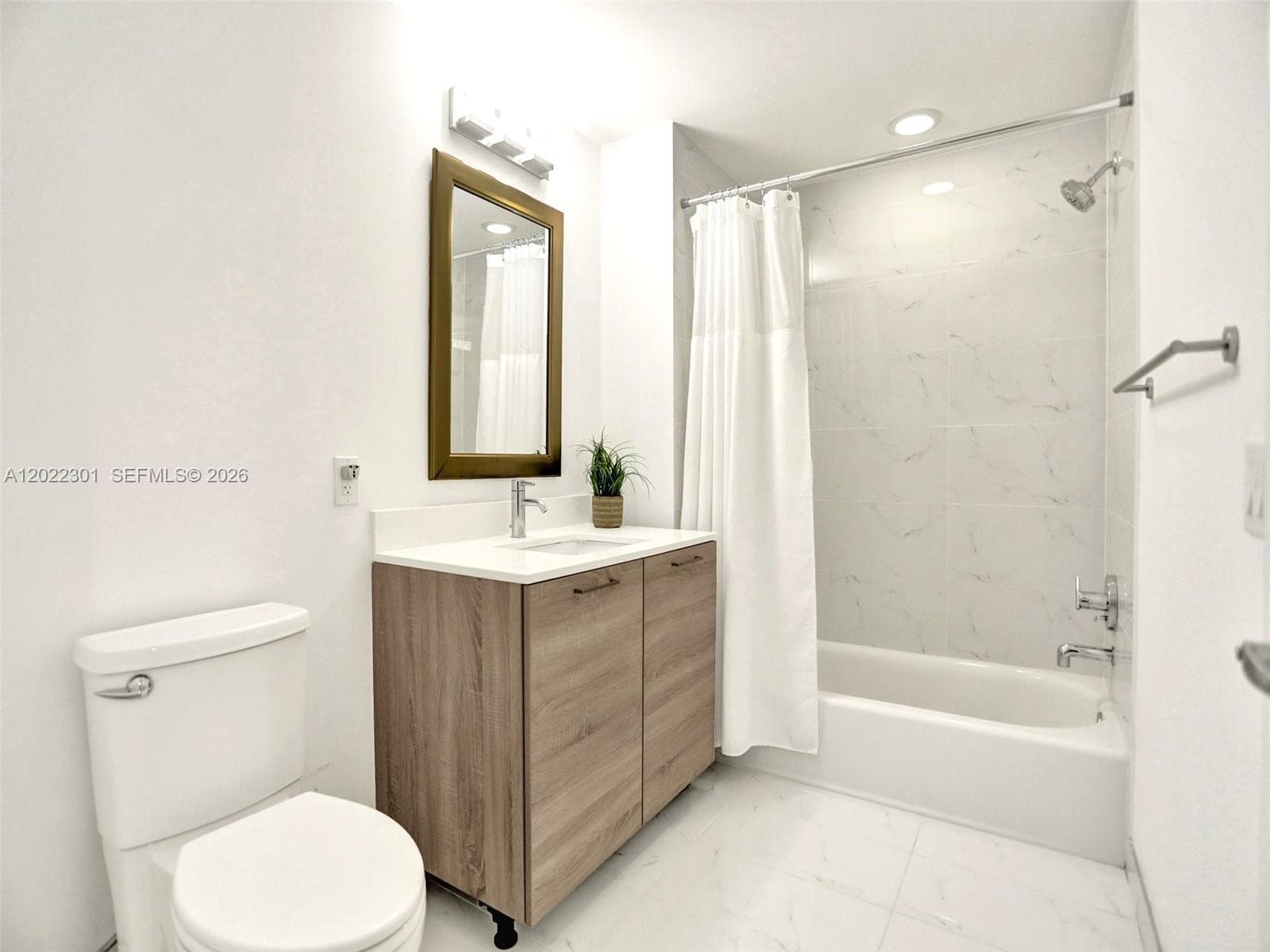16385 N Biscayne Blvd # 403, North Miami Beach FL 33160 — 13