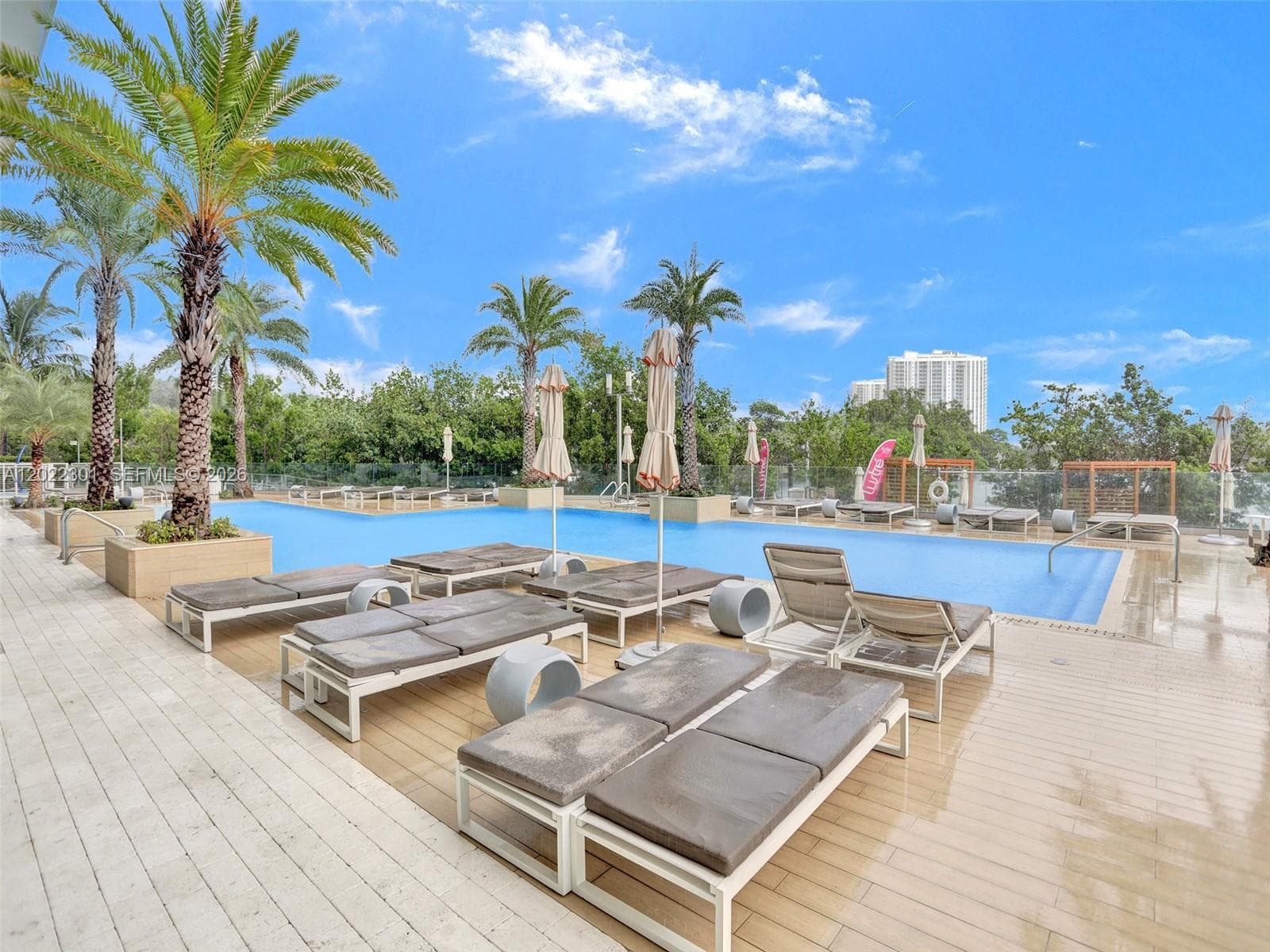 16385 N Biscayne Blvd # 403, North Miami Beach FL 33160 — 17