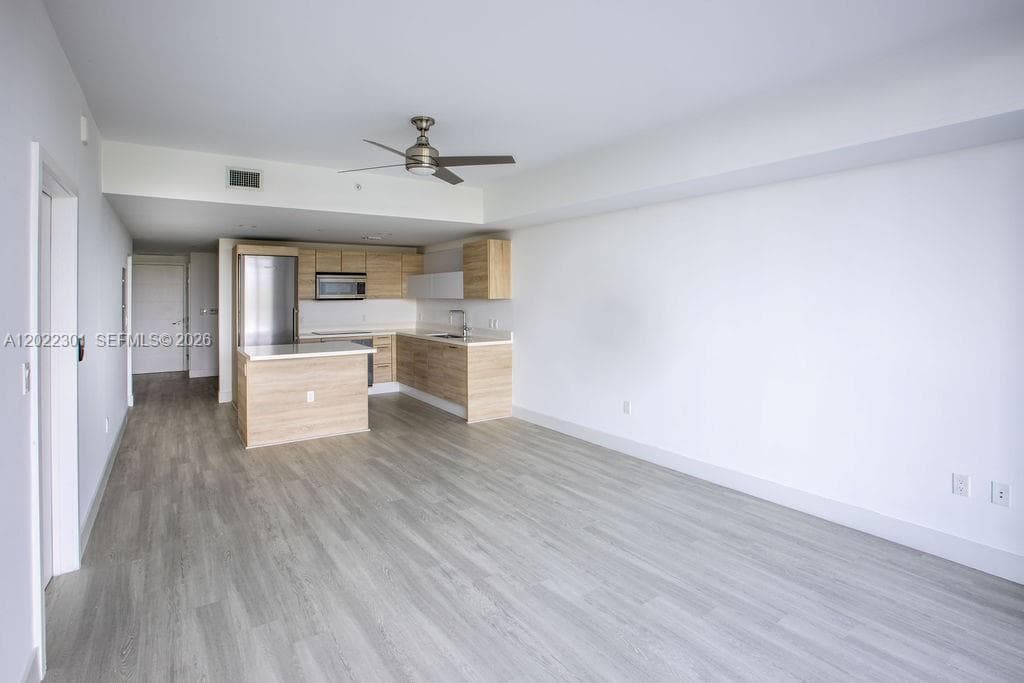 16385 N Biscayne Blvd # 403, North Miami Beach FL 33160 — 3