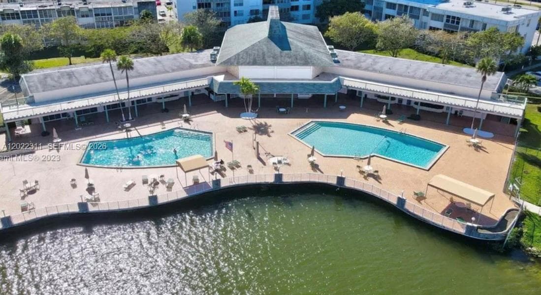 18555 NE 14th Ave # 702A, Miami FL 33179 — 22