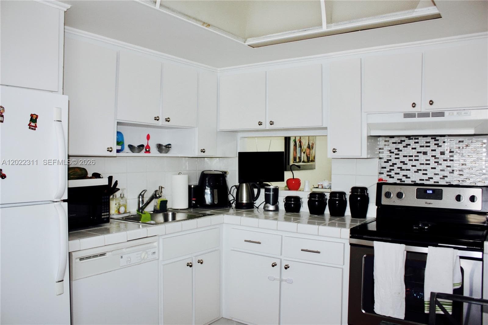 18555 NE 14th Ave # 702A, Miami FL 33179 — 1
