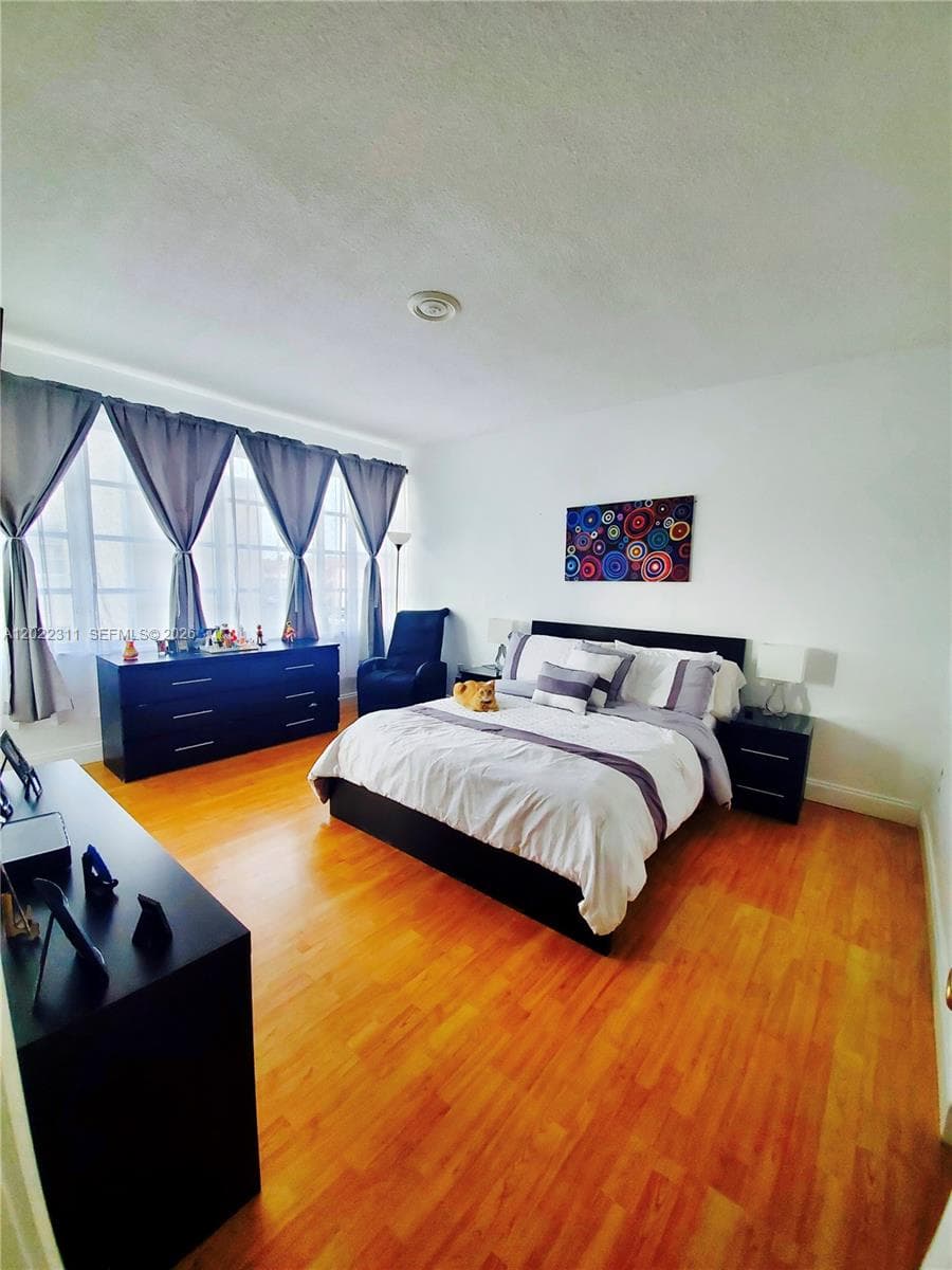 18555 NE 14th Ave # 702A, Miami FL 33179 — 20