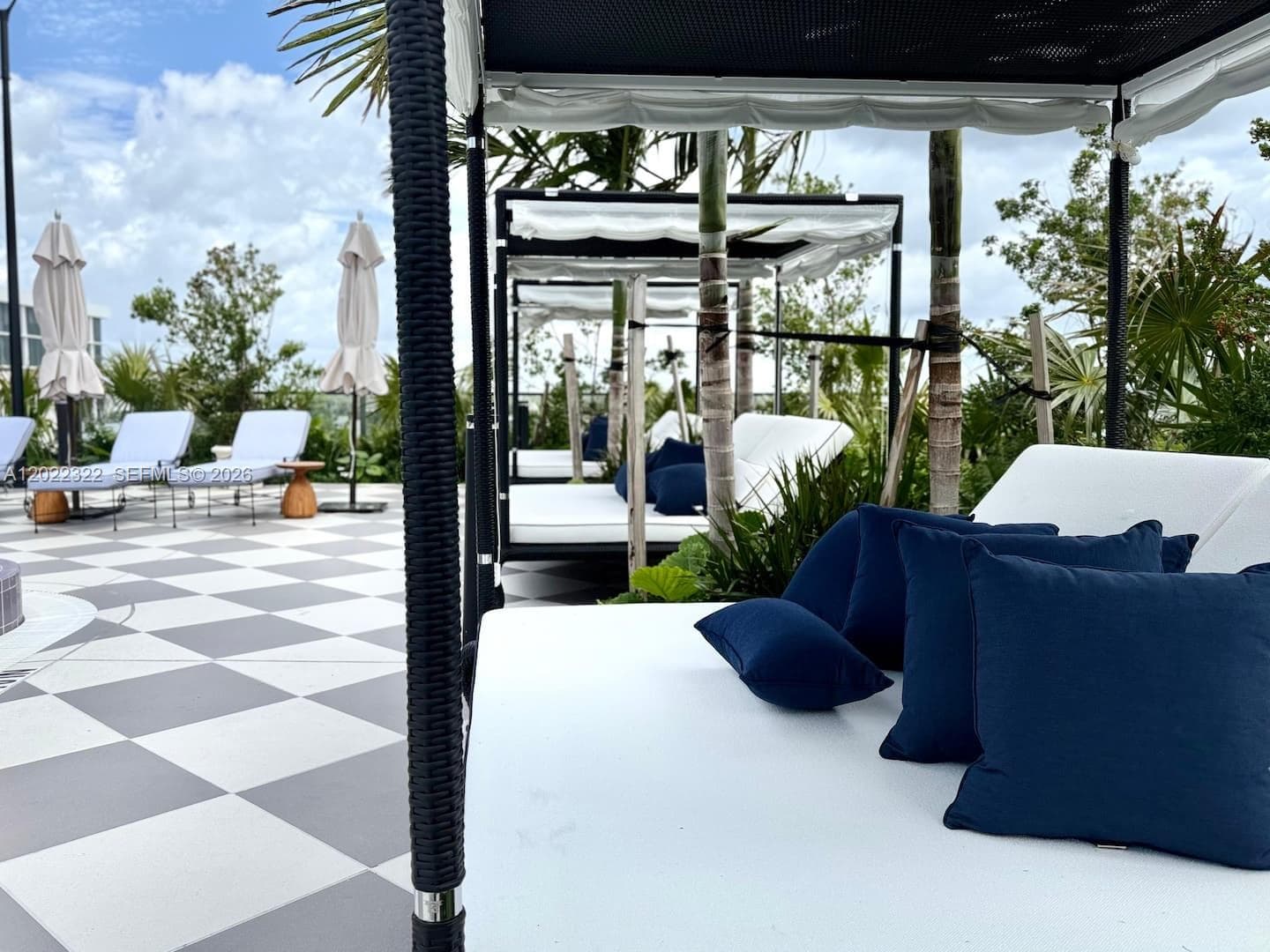 2700 NW 2nd Ave # 305, Miami FL 33127 — 27