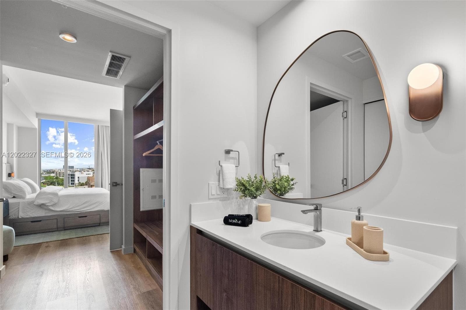 1611 SW 2nd Ave # 817, Miami FL 33129 — 16