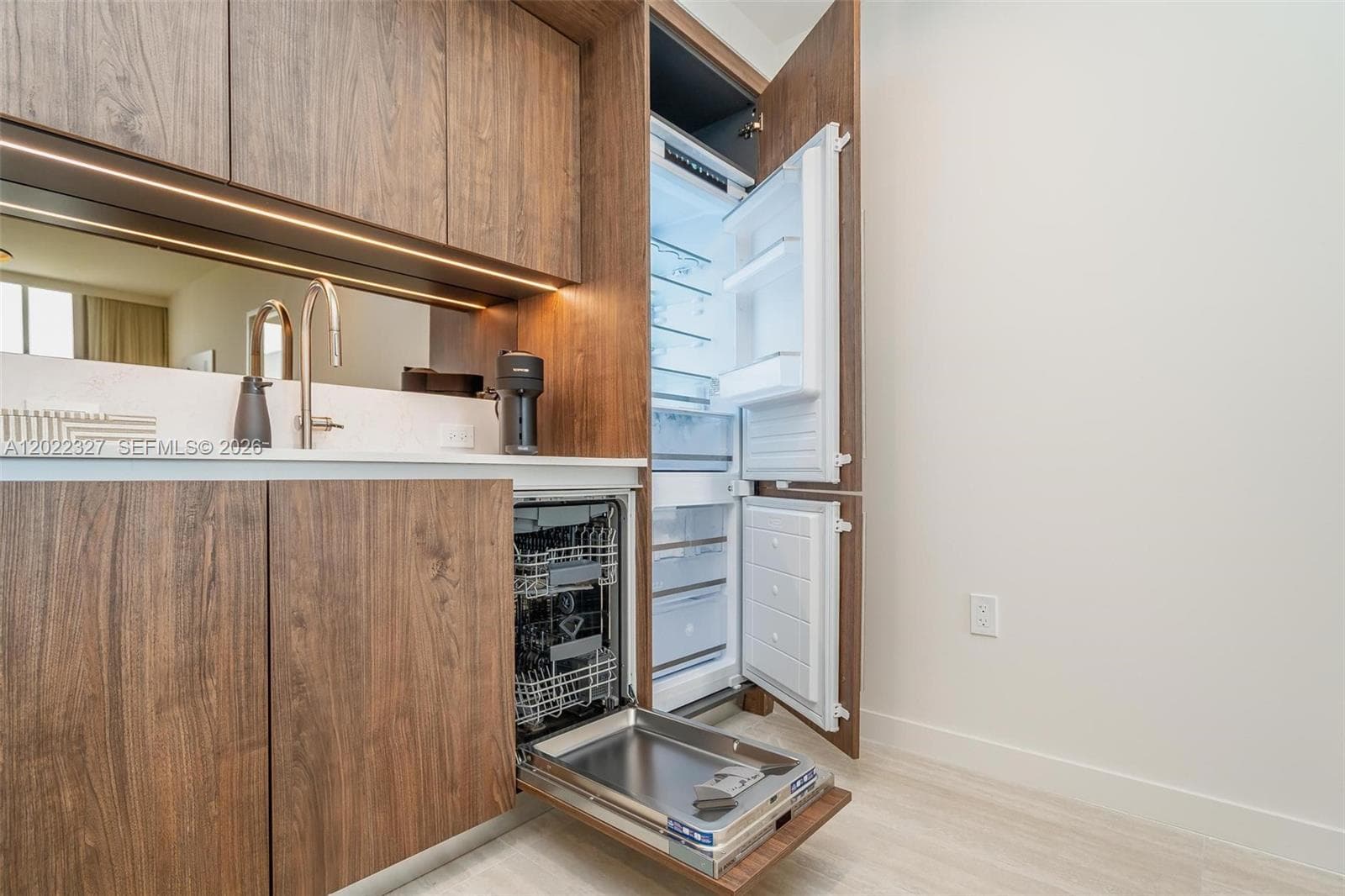 1611 SW 2nd Ave # 817, Miami FL 33129 — 8